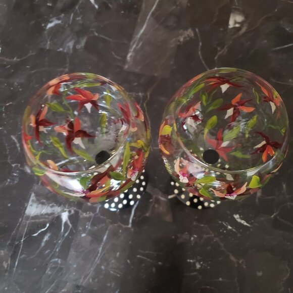 Wine glass set of 2,  painted flower clear glass black and white painted… - Picture 7 of 11